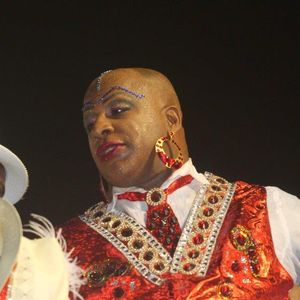 Aílton Graça representou Madame Satã no desfile da Portela no carnaval de 2015