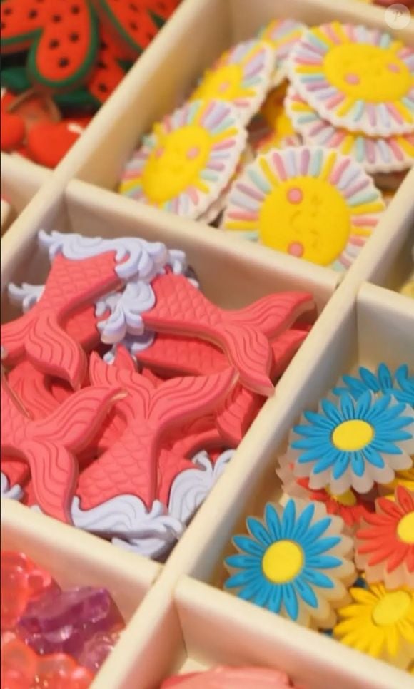 A decoração criada para o aniversário de Mavie levou o tema Show de Talentos para todos os cantos do buffet, com elementos musicais e detalhes em lilás e rosa