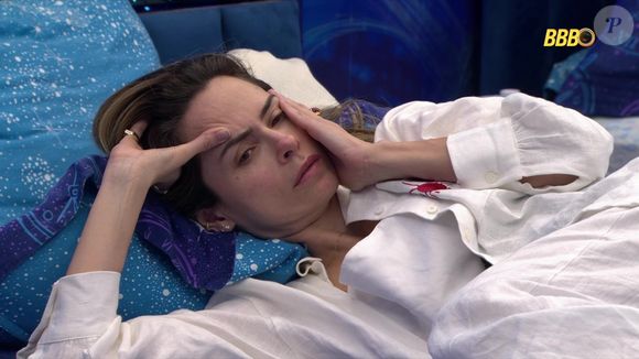 Ana Paula Renault optou por permanecer no 'BBB 26' mesmo após a morte do pai, o que gerou críticas na web
