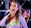 Ivete Sangalo brilhou no Fortal 2026 com look repleto de pedrarias enquanto Tiago Maia acompanhava a apresentação em cima do trio elétrico