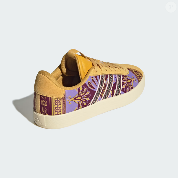 Os clássicos nunca saem de moda, mas podem ganhar uma nova cara. Foi exatamente isso que a Adidas fez com o VL Court 3.0, modelo que mantém a essência retrô e aposta em uma cor inspirada na atmosfera latina para renovar qualquer produção