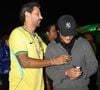 Marcelo Sangalo e Tiago Maia chamam atenção ao surgirem em clima de proximidade durante o Arena Brasileira, em São Paulo