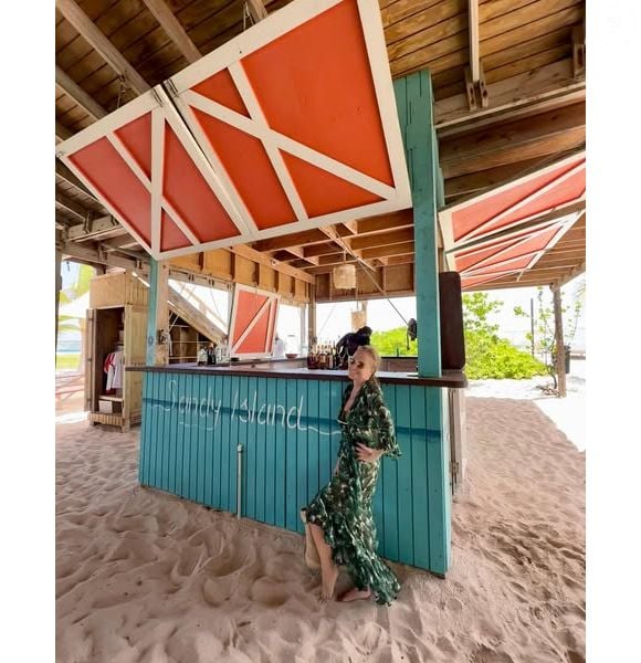 Angélica e Luciano Huck visitaram outras ilhas da região