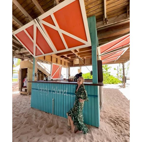 Angélica e Luciano Huck visitaram outras ilhas da região