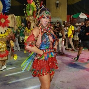 Para preparar seu corpo para o desfile, Paolla Oliveira adotou a medicina integrativa