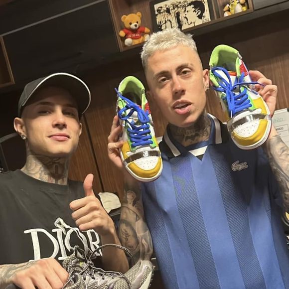 MC Daniel também aumentou suas tatuagens, as expandindo para os braços e pescoço