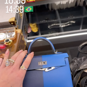Em seus stories, Virgínia Fonseca brincou com o espaço da mini bolsa, dizendo que não cabia quase nada