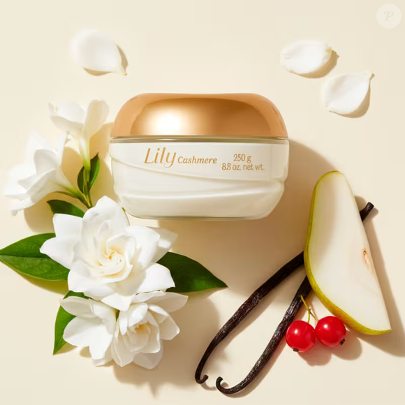 Com bergamota na saída e jasmim no corpo, o Lily Cashmere já entrega de cara a conexão com o clássico Capricho