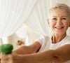 Denise Austin, personal trainer de 69 anos, lista os três melhores exercícios para mulheres +50: 'O treinamento de força é muito importante à medida que envelhecemos'