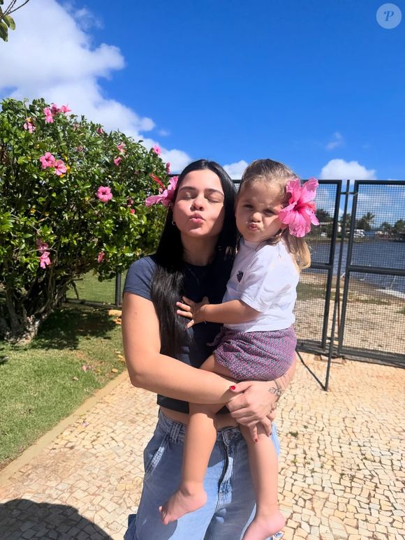 Maressa Lopes é amiga e assessora de Virginia Fonseca