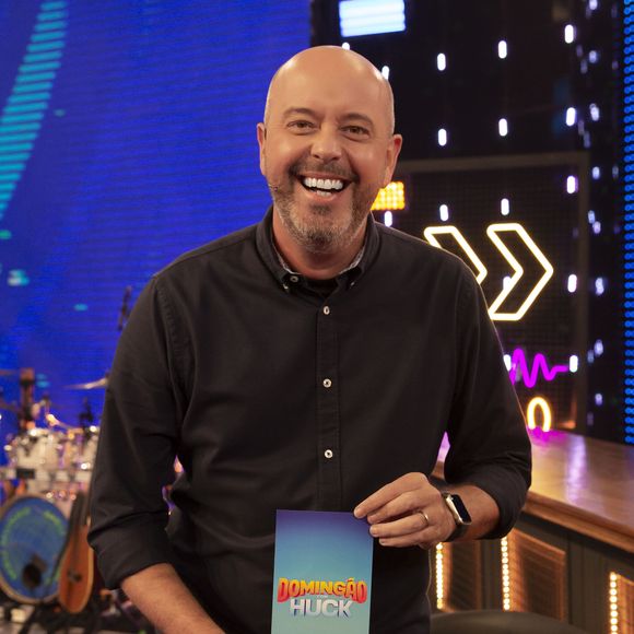 Depois de preocupar o público ao vivo no 'Encontro', Alex Escobar anunciou que está deixando a cobertura da Copa do Mundo de 2026 para priorizar sua recuperação