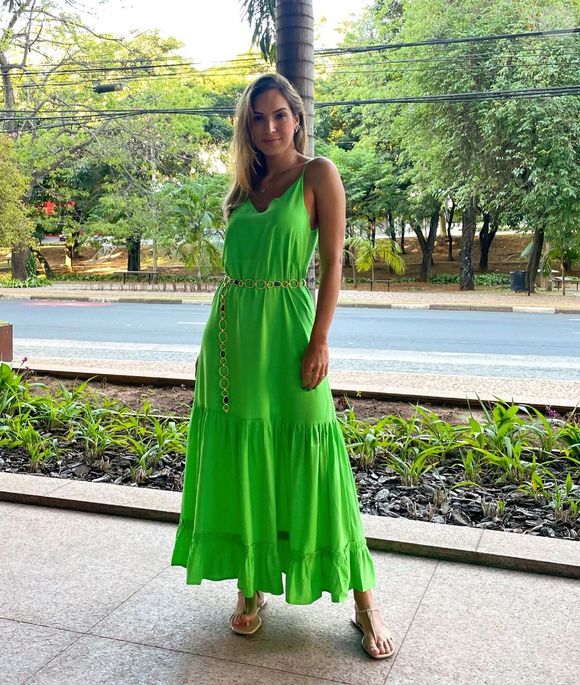 Vestido em tom vibrante de verde já surgiu em look de Talitha Morete: cor é boa aposta para receber 2025, diz sensitiva