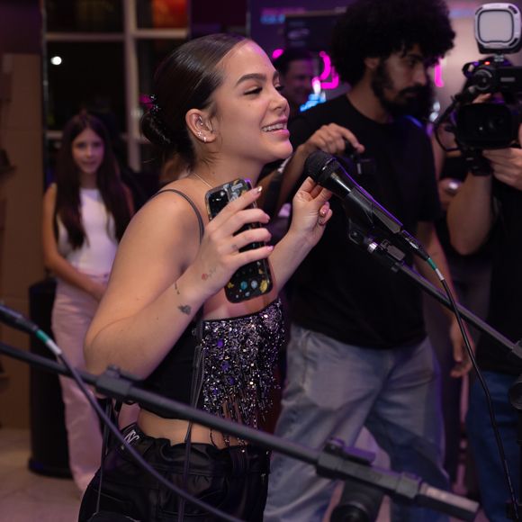 Mel Maia: ‘Não posso aplicar um mês antes de começar uma gravação, porque fico sem expressão. O intuito do botox é esse, né? Relaxar o músculo’