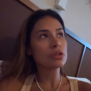 "Cara, eu só quero pedir desculpas pela falha da técnica. Todo mundo sabe o amor que tenho por Manaus. É uma terra tão preciosa, tão amada, amo tanto", lamentou Simone Mendes