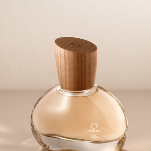 O 505 Íris Priprioca, da Natura, lembra Rosalee pela presença de rosa, jasmim, musk e âmbar, além de reunir íris, lírio, priprioca e outras notas em uma composição floral amadeirada