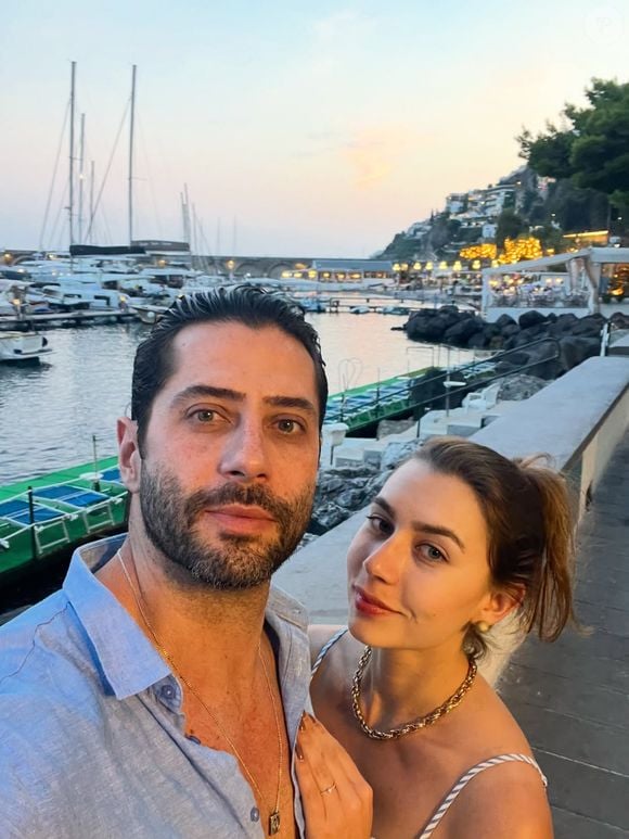 Marcelo Zagonel e Ana Paula Voigot publicaram uma nota conjunta lamentando o falecimento da filha e receberam o apoio dos fãs