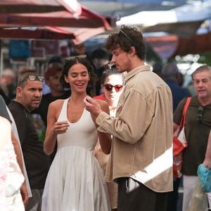 Mesmo tentando ser discretos, Shawn Mendes e Bruna Marquezine não passaram despercebidos