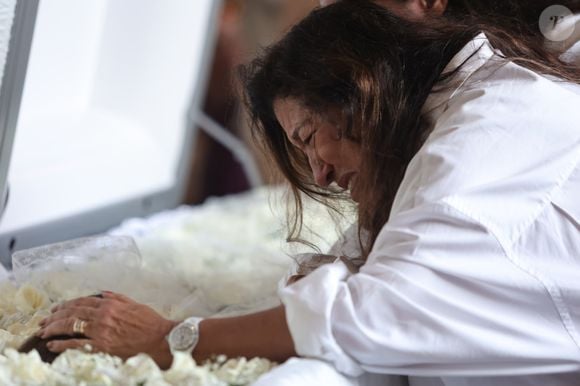 Regina Casé chorou a morte de Preta Gil durante velório
