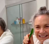 Regina Duarte mostrou que cultiva babosas em sua casa e usa a planta para estimular o crescimento dos cabelos