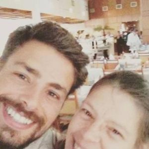 Cauã Reymond faz revelação emocionante sobre fim da vida da mãe, que morreu de câncer: 'Pegava o dinheiro que eu dava e...'