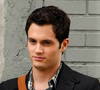 'O que era aquela série além de estética?', dispara Penn Badgley sobre Gossip Girl