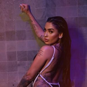 MC Mirella negou qualquer desconforto ao ver ser vídeo íntimo na web