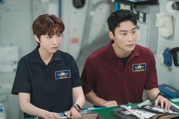 Galã de 'Quando o Telefone Toca', Heo Nam-joon dá vida ao cientista Lee Seung-joon, que faz experiências com camundongos