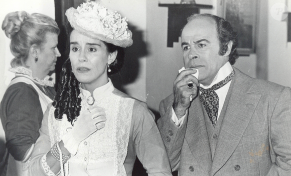 Em 11 de julho estreava 'Sangue do Meu Sangue' no SBT. Essa foi a última das três novelas de época que marcaram a retomada da dramaturgia na emissora de Silvio Santos.