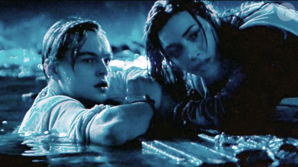 As filmagens também foram marcadas por situações extremas. Em nome do realismo, Kate Winslet recusou o uso de roupa térmica nas cenas subaquáticas e acabou enfrentando águas geladas, o que resultou em um quadro de pneumonia que quase a afastou do longa.