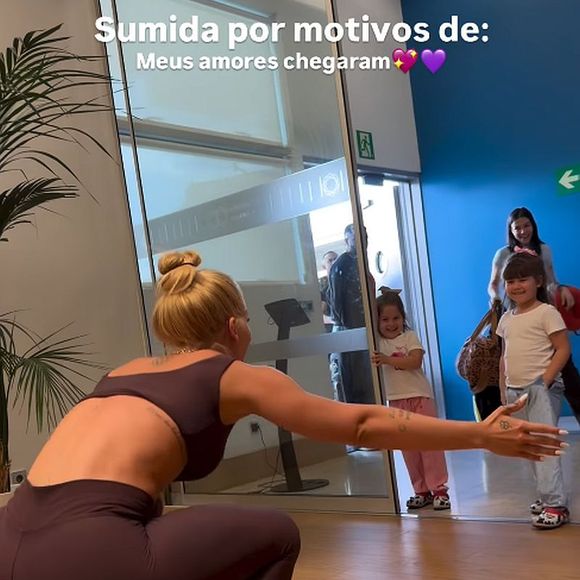 Virgínia recebeu as filhas Maria Alice e Maria Flor de braços abertos, mas reação das meninas viraliza na web