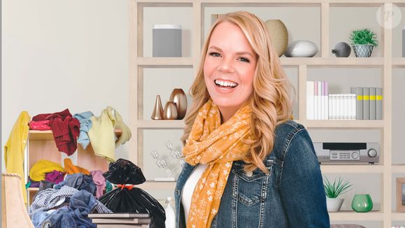 Na produção, Cas Aarssen aparece por chamadas de vídeo e ensina famílias inteiras a transformarem o caos em praticidade