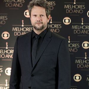 Selton Mello fez confissão em 2010 sobre preguiça: “Sou muito preguiçoso e cinema dá mais agilidade. A gente termina um filme em um mês e meio. Em um ano, dá para fazer três filmes e ainda tirar férias. Na televisão isso não acontece porque as novelas são obras longas”, declarou ele.
