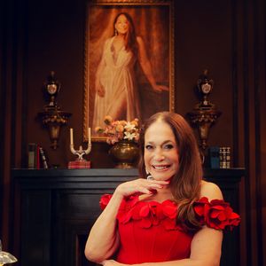 Aos 83 anos, Susana Vieira estreia em um novo formato no Globoplay com Herança em Jogo, reality apresentado por Rodrigo Faro