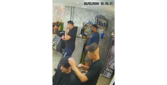 Pedro também abriu a geladeira e pegou uma bebida, se recusando a pagar. Nessa hora, França, proprietário da barbearia, interviu