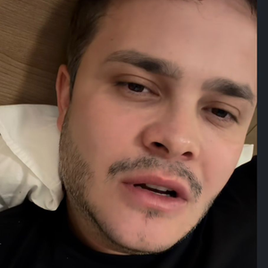 Matheus faz desabafo após término com Paula Aires: 'Caí em tentações'