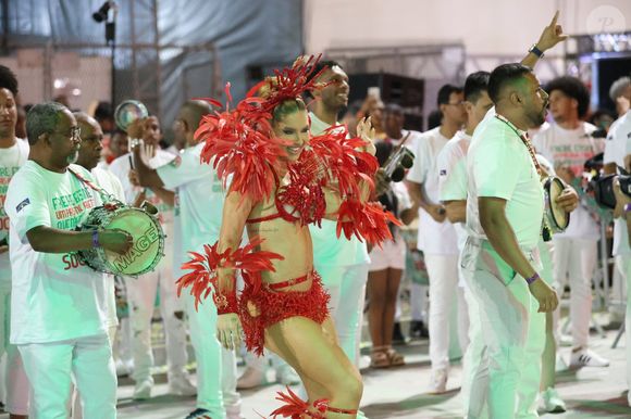 Virgínia foi alvo de críticas por dança ligada à Umbanda sendo a influencer católica: 'Penso que não é um lugar para ela, mas com o tempo ela vai ver é muito nova. Nós fizemos as coisas às vezes por impulso, não julgue!'