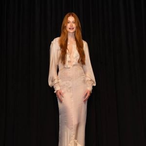 Marina Ruy Barbosa revela por que não tem apego ao ruivo e faz confissão sobre fase loira.