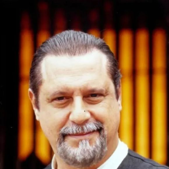 Gumercindo faz proposta para que Matteo trabalhe com Angélica na fazenda