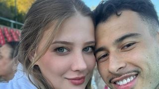 Médica recém-formada, 24 anos e parceira de estudos: quem é a noiva de Gabriel Martinelli, responsável pelo gol que tirou o Brasil do sufoco contra o Japão na Copa 2026