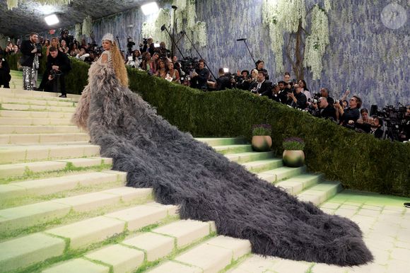Look de Beyoncé transforma o corpo em arte no Met Gala 2026