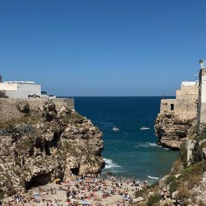 Hotel ocupa uma construção típica do século 16, originalmente uma torre de vigia rural, que foi completamente restaurada para abrigar um dos empreendimentos mais sofisticados da região.