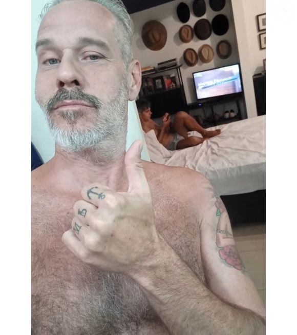 Nico Puig já revelou momento de intimidade com o marido, o produtor Jefferson Lattari