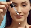 Derivado da vitamina A, o retinol é excelente para melhorar a textura da pele, suavizar rugas, reduzir manchas e até ajudar no controle da oleosidade