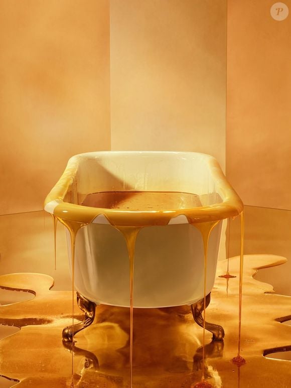Nova campanha de Malbec Pure Gold: internautas vão poder recriar imagens de si em uma banheira de mel com ajuda de inteligência artificial