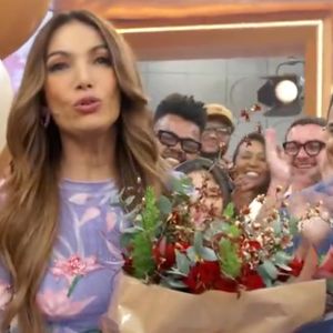 Patrícia Poeta caiu no choro ao receber uma homenagem pelos 25 anos de TV Globo e pelo aniversário de 49 anos
