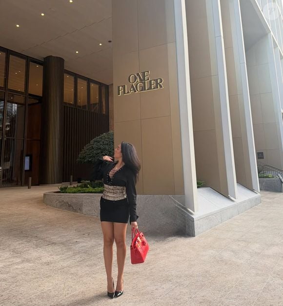 Bolsa de Georgina Rodríguez é confeccionada em couro de crocodilo-do-Nilo, um dos materiais mais raros utilizados pela Hermès