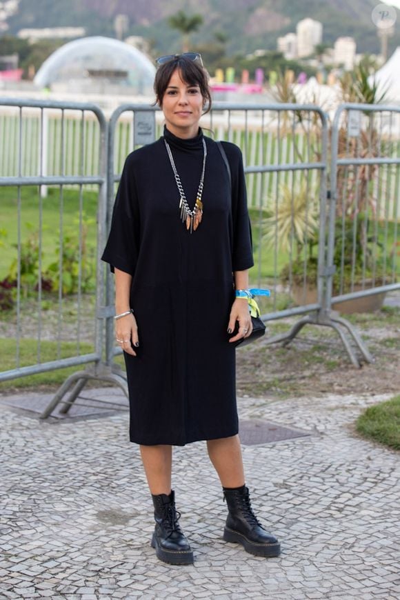 Andréia Horta vive Zenilda em 'Três Graças' e tem apenas 1,61m de altura