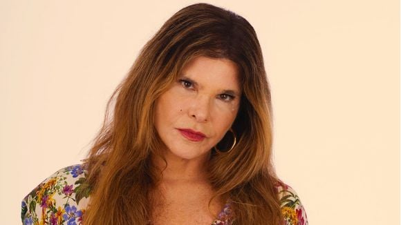 'Tive que me conter': aos 62 anos e com mais de três décadas de carreira, Cristiana Oliveira expõe a maior dificuldade para fazer sua 1ª novela vertical, 'Então é amor?'