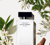 Com coração de musc e um buquê floral branco, o Pure Musc For Her aposta em uma combinação delicada e envolvente, que pode ser usada sozinha ou em camadas com outras fragrâncias da linha For Her