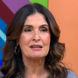 'Muito desumano'. Foi assim que Fátima Bernardes definiu a escala 6x1 durante participação no programa “Sem Censura”, da TV Brasil. De acordo com a apresentadora, a rotina impede descanso, lazer e convivência familiar